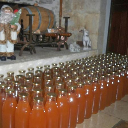 La Roulotte De Pommette Et Billy Bed and Breakfast La Hoguette Εξωτερικό φωτογραφία