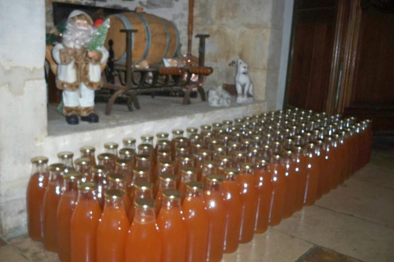 La Roulotte De Pommette Et Billy Bed and Breakfast La Hoguette Εξωτερικό φωτογραφία