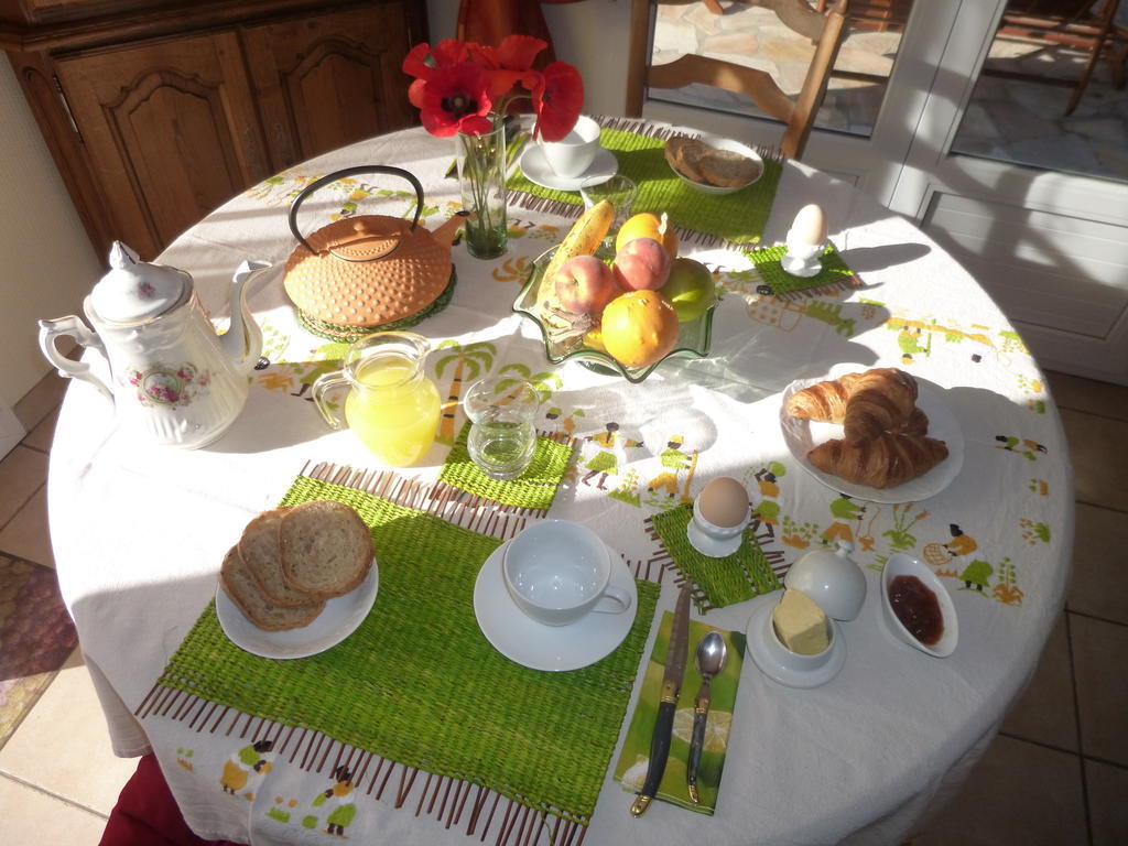 La Roulotte De Pommette Et Billy Bed and Breakfast La Hoguette Εξωτερικό φωτογραφία